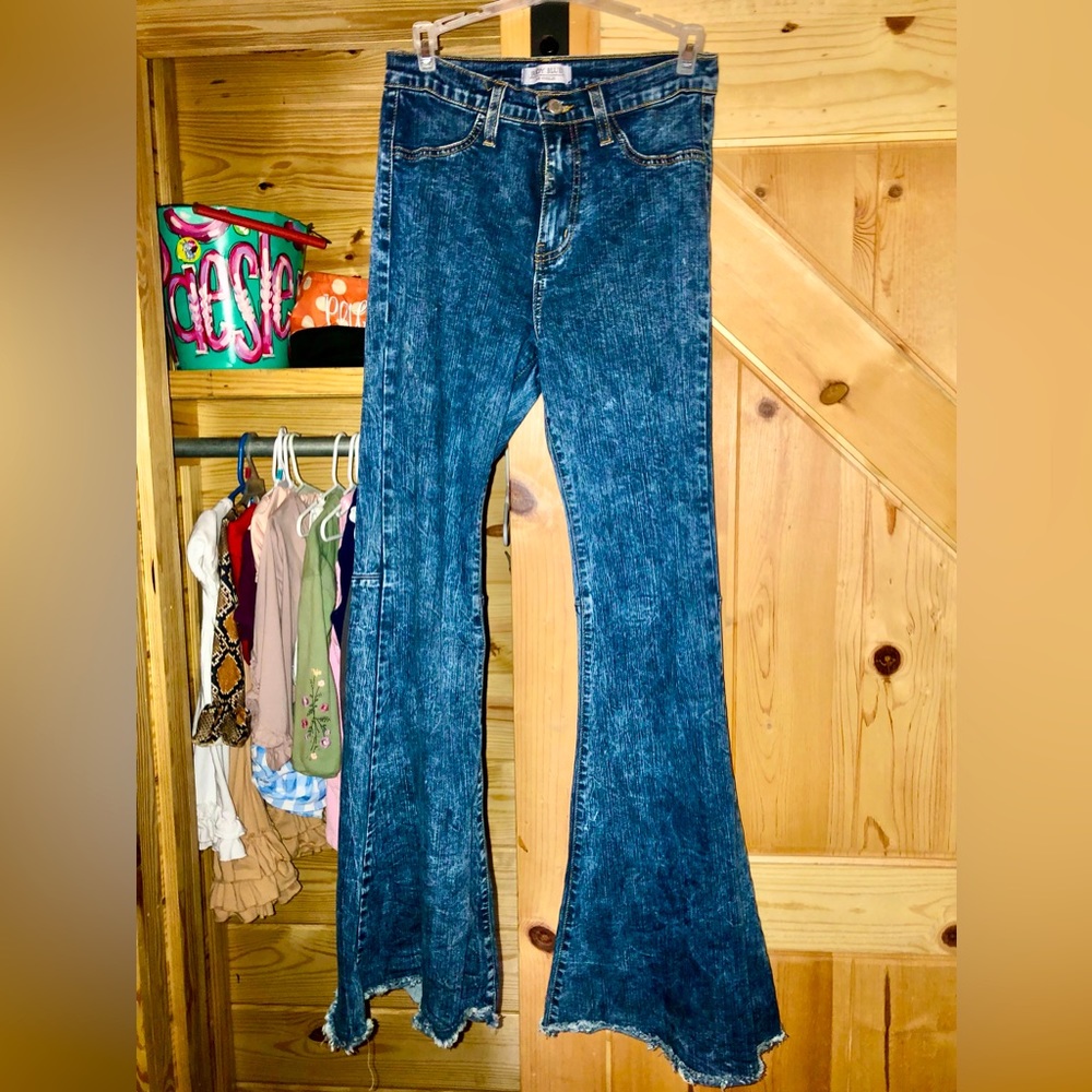 JUDY BLUE acid washed flares